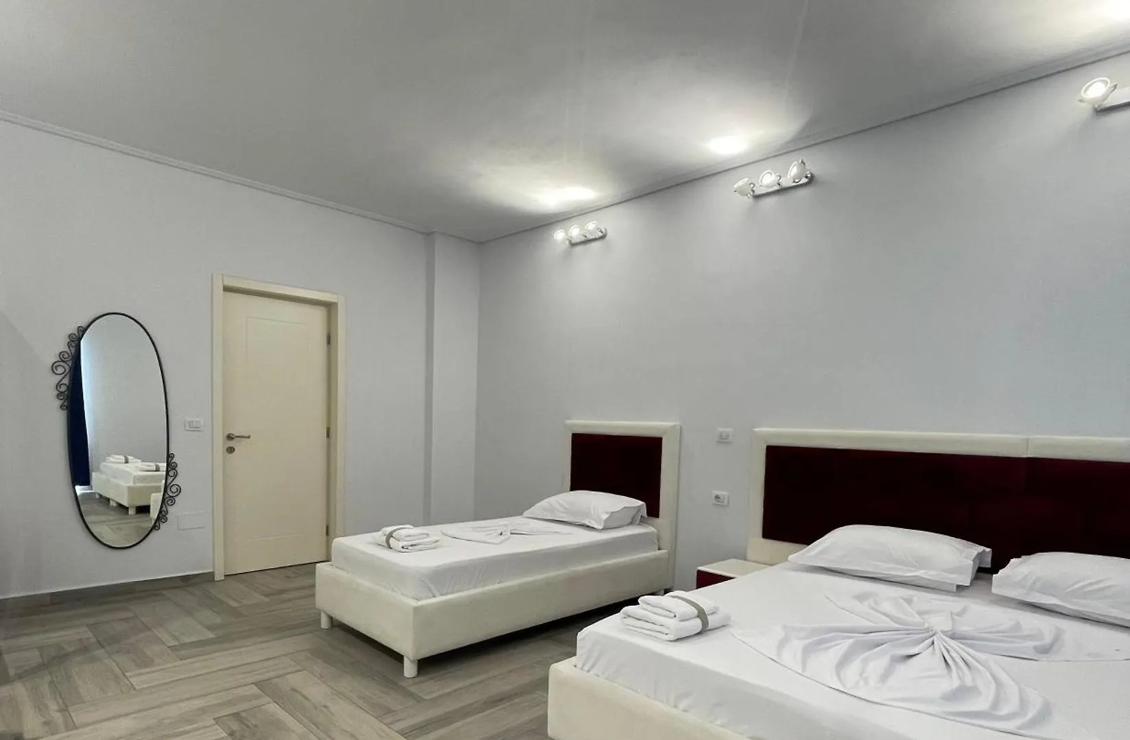 Cava Boutique Hotel Sarandë 0*,